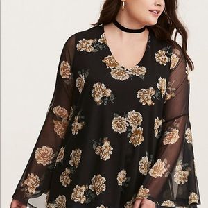 Torrid size 2 yellow flower bell sleeve